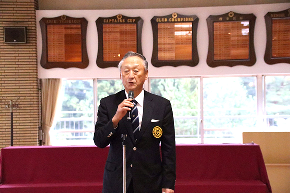 栃木県オープンゴルフ選手権大会　挨拶の様子
